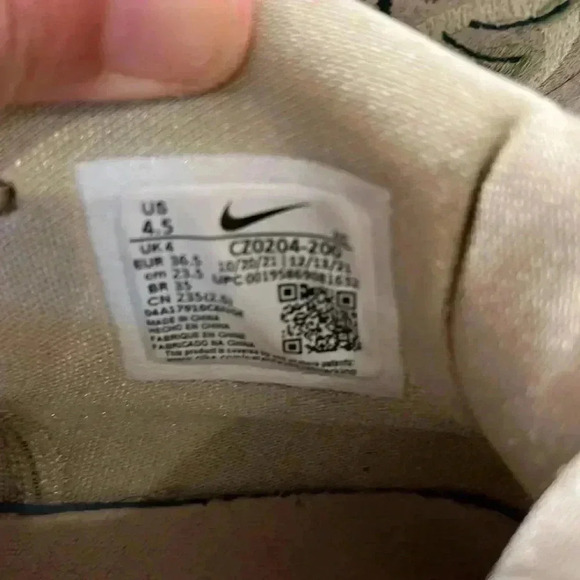 Children’s Nike CZ0204-200 Limited Edition Sneakers Floral embroidery size: 4.5 - Picture 2 of 6